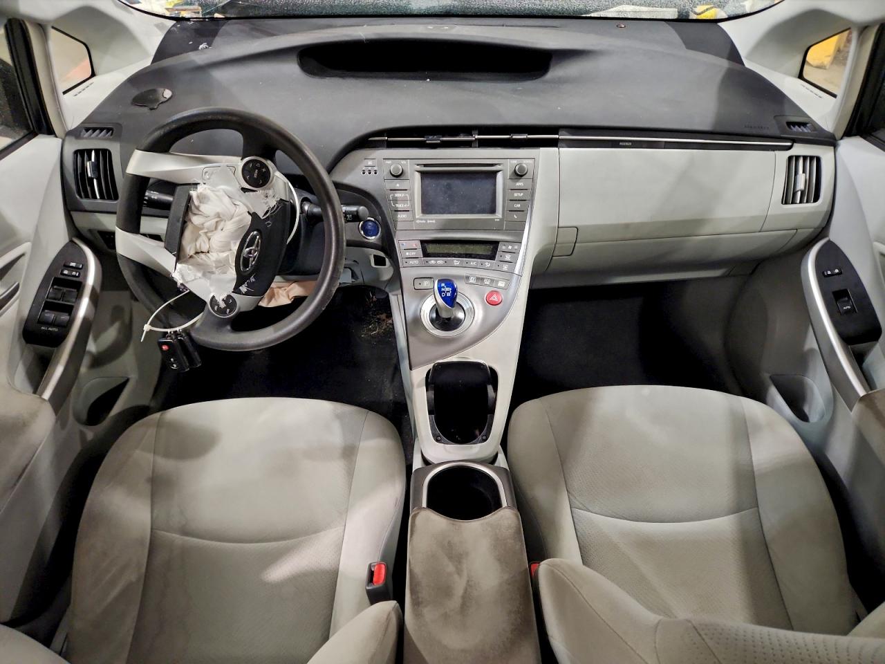 2015 TOYOTA PRIUS photo 22