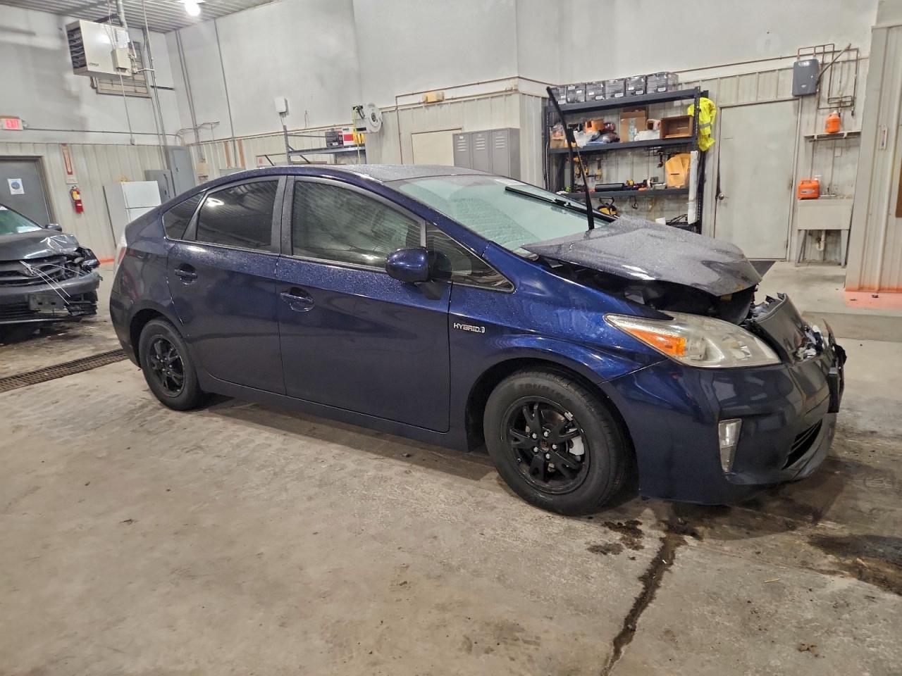 2015 TOYOTA PRIUS photo 10