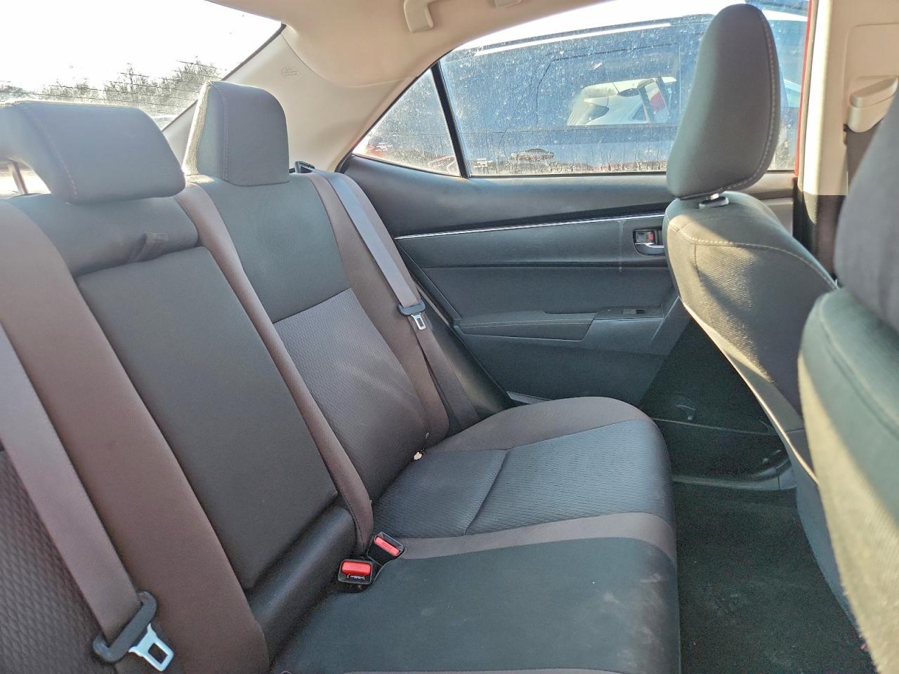 2018 TOYOTA COROLLA L photo 10