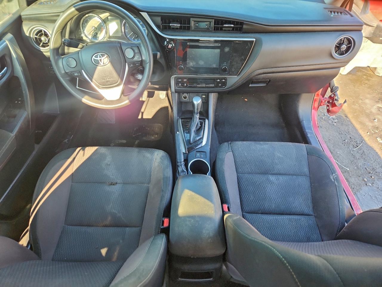 2018 TOYOTA COROLLA L photo 8
