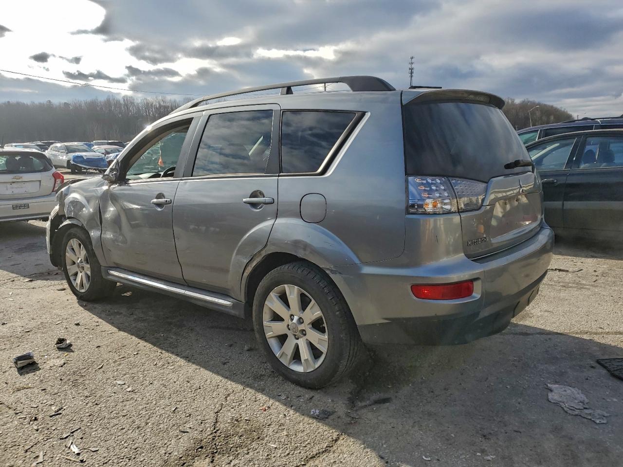 2013 MITSUBISHI OUTLANDER SE photo 3