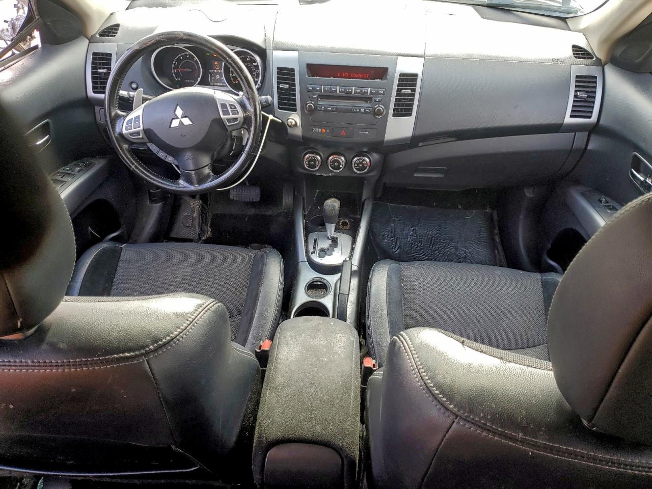 2013 MITSUBISHI OUTLANDER SE photo 15