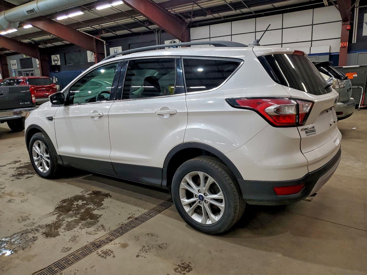 2018 FORD ESCAPE SEL photo 2