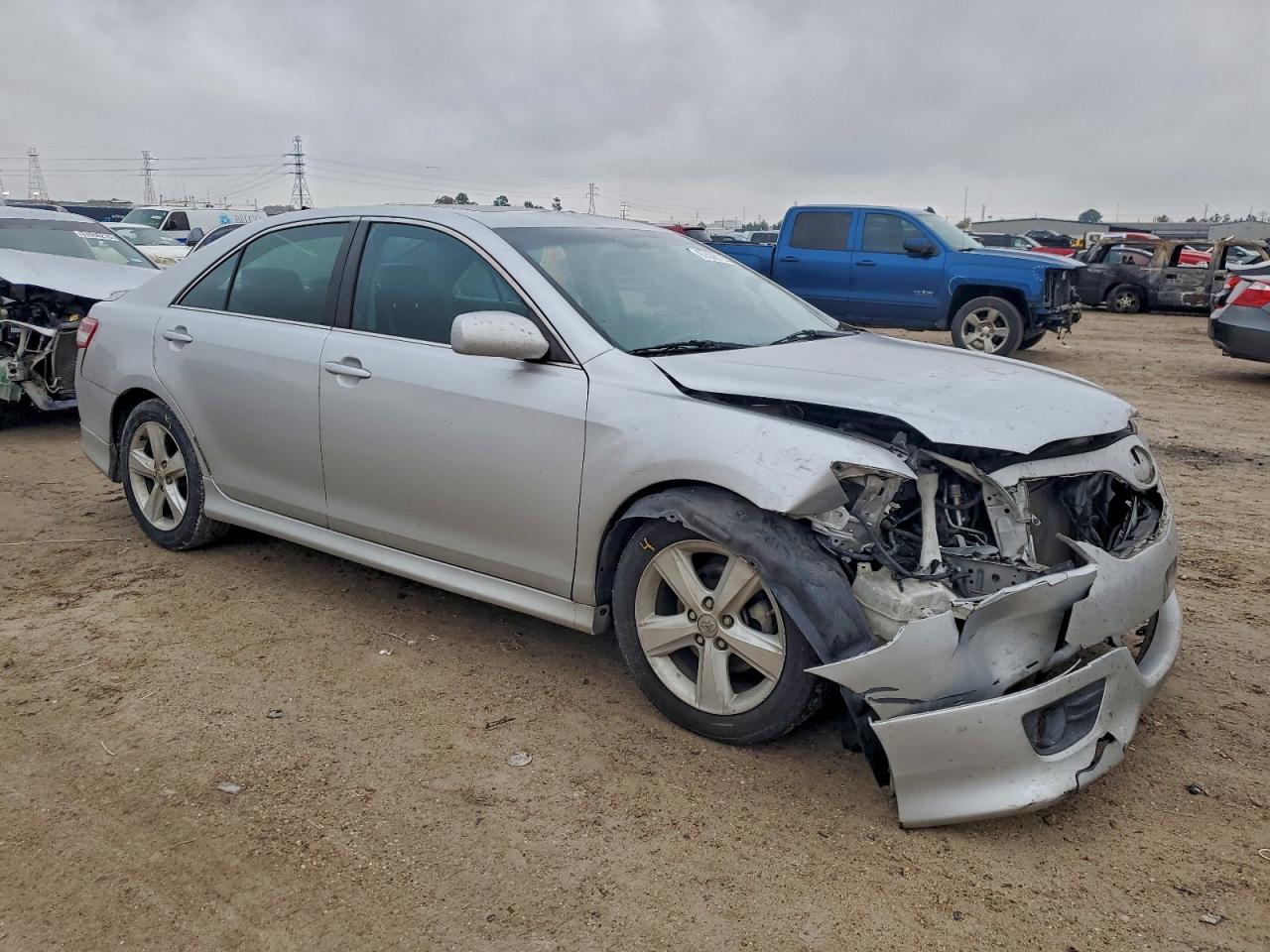 2011 TOYOTA CAMRY BASE photo 4