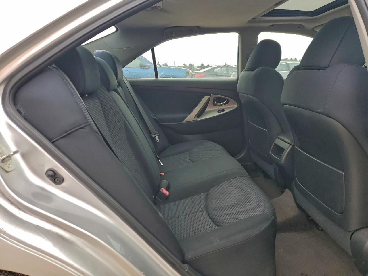 2011 TOYOTA CAMRY BASE photo 10
