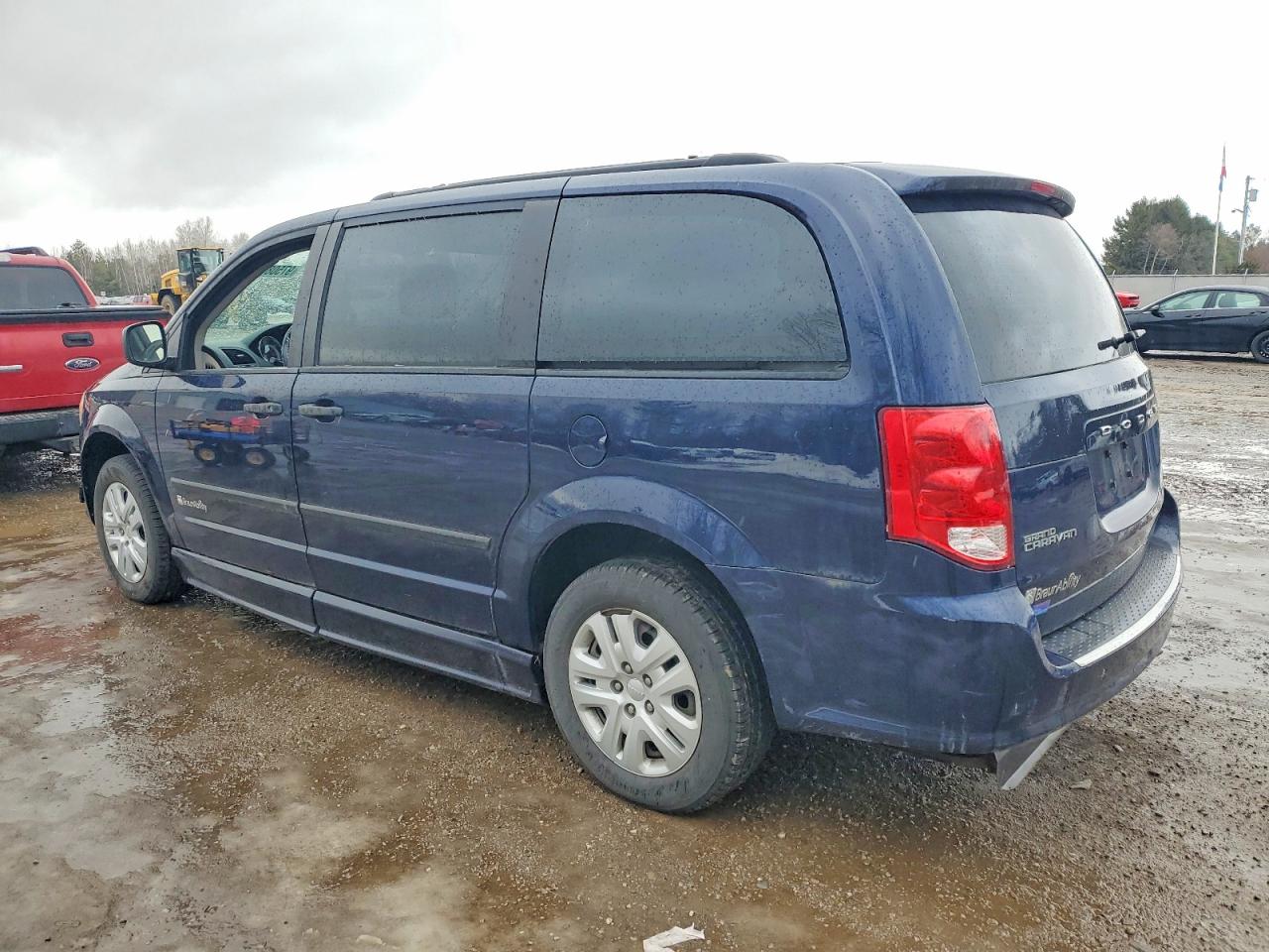 2015 DODGE GRAND CARAVAN SE photo 2