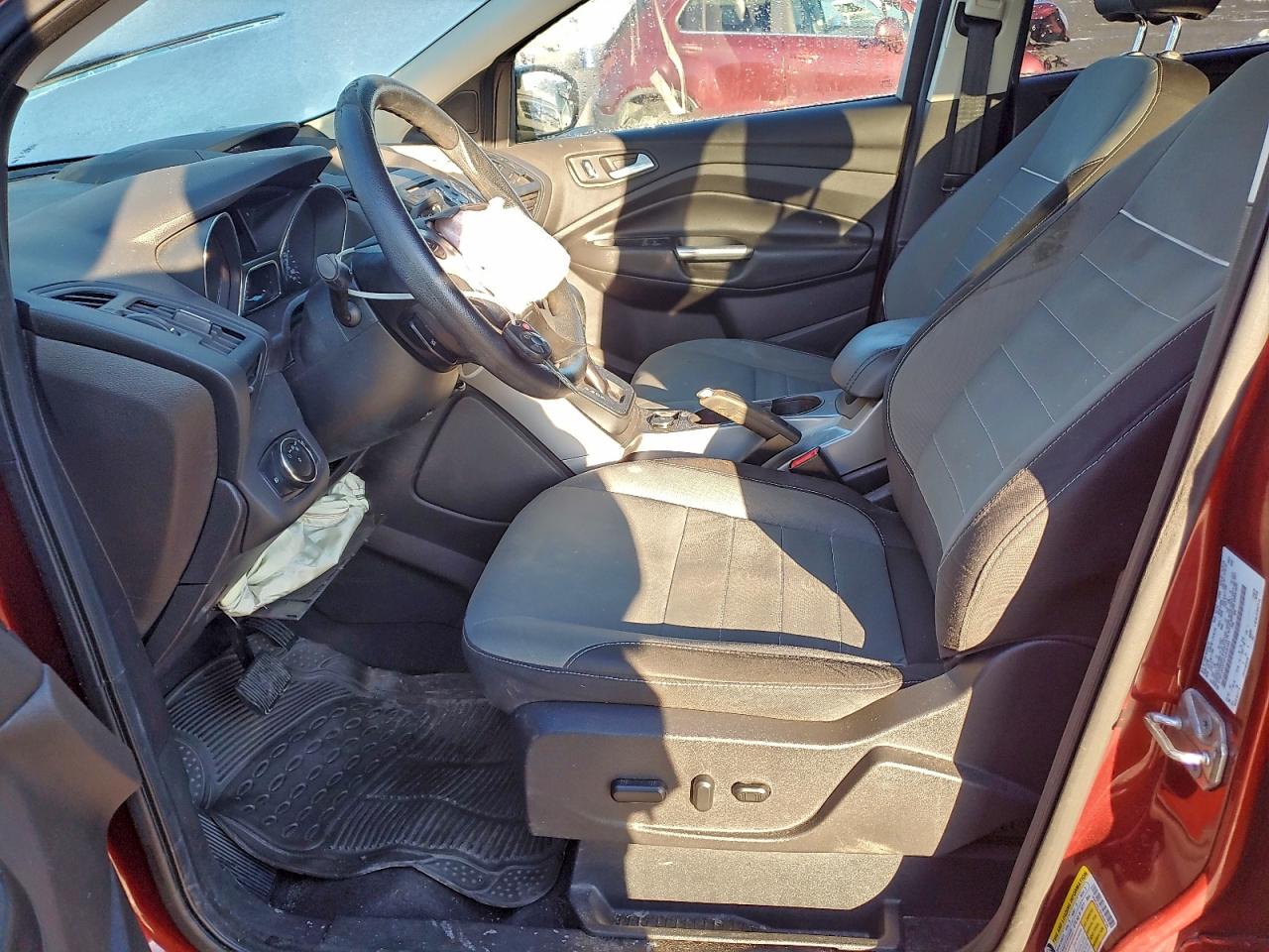 2015 FORD ESCAPE SE photo 7
