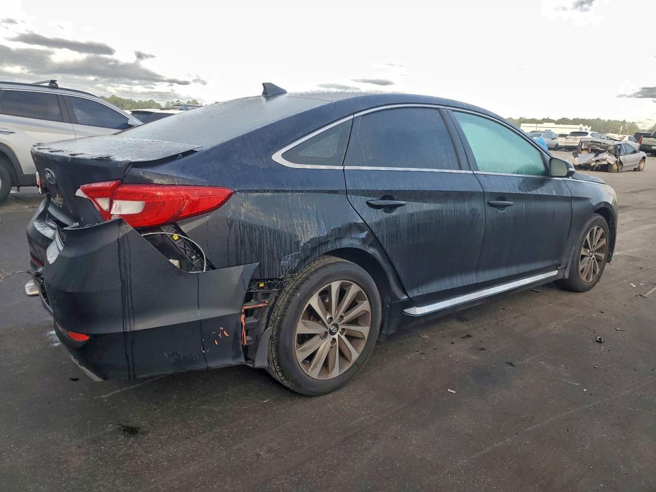 2015 HYUNDAI SONATA SPORT photo 3