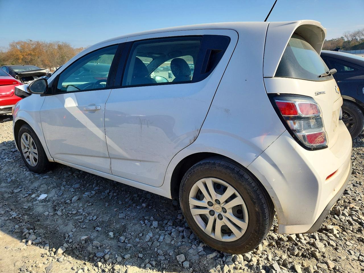 2017 CHEVROLET SONIC photo 2