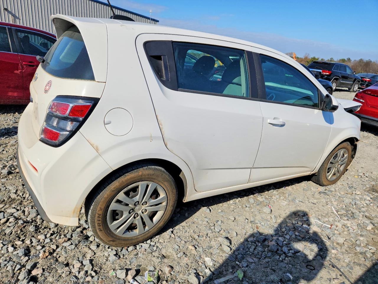 2017 CHEVROLET SONIC photo 3