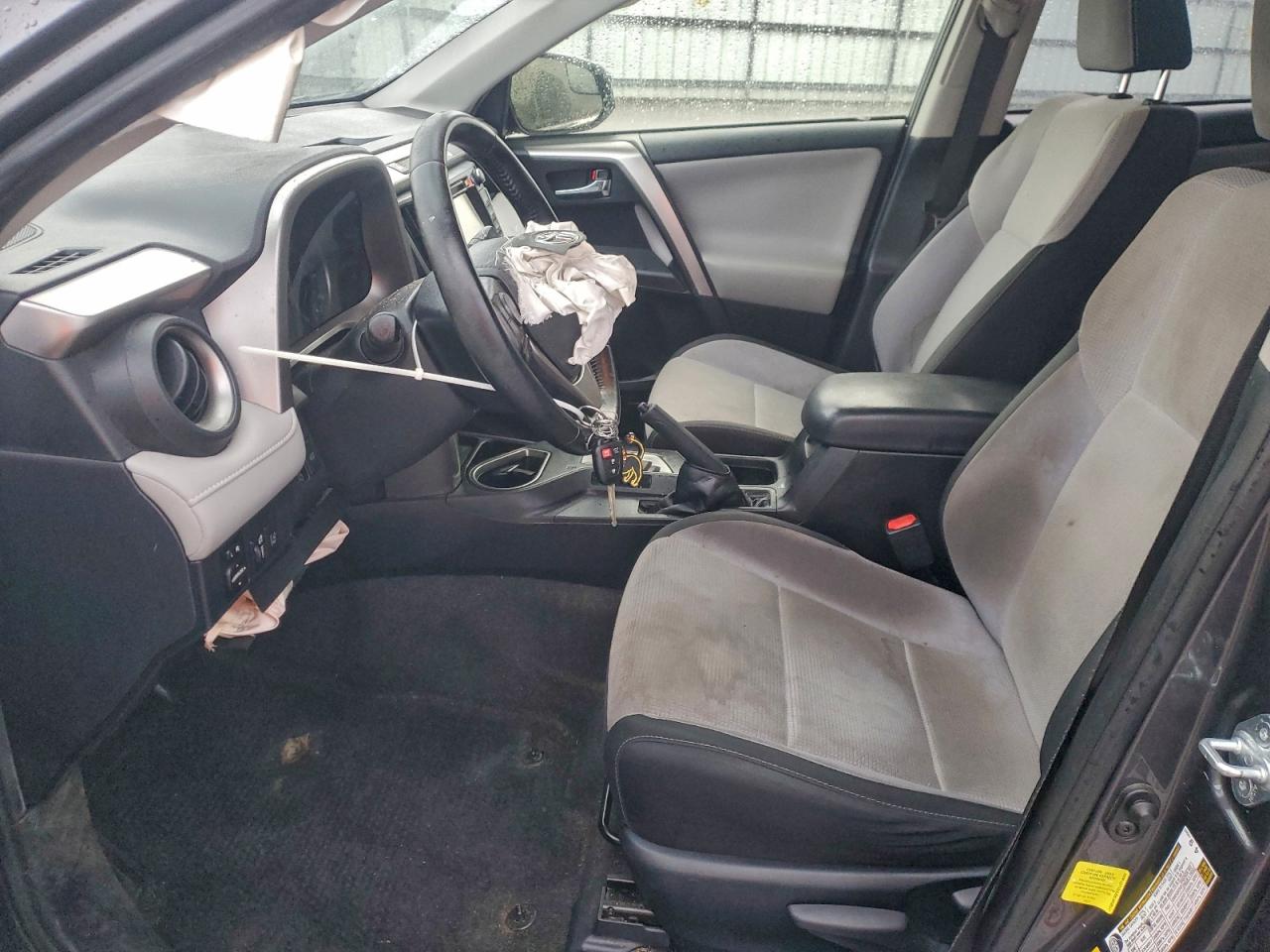 2017 TOYOTA RAV4 XLE photo 13