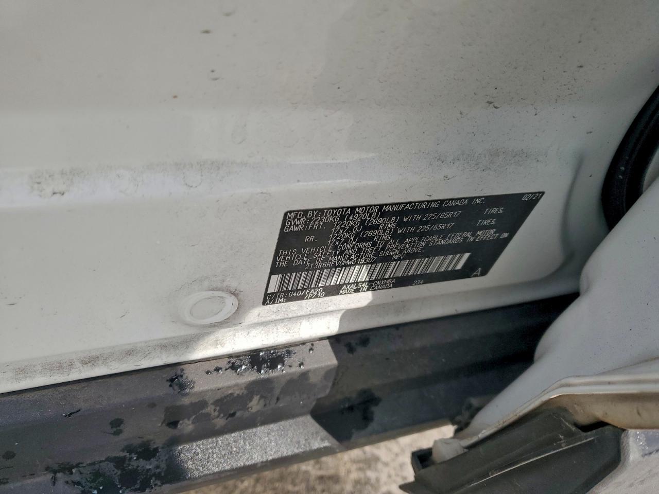2021 TOYOTA RAV4 XLE photo 13