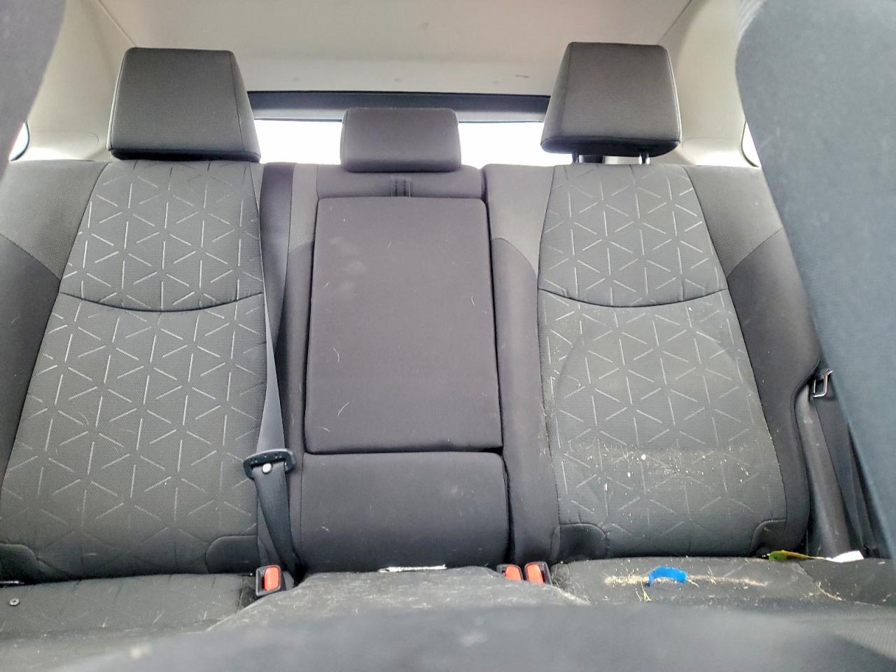 2021 TOYOTA RAV4 XLE photo 10