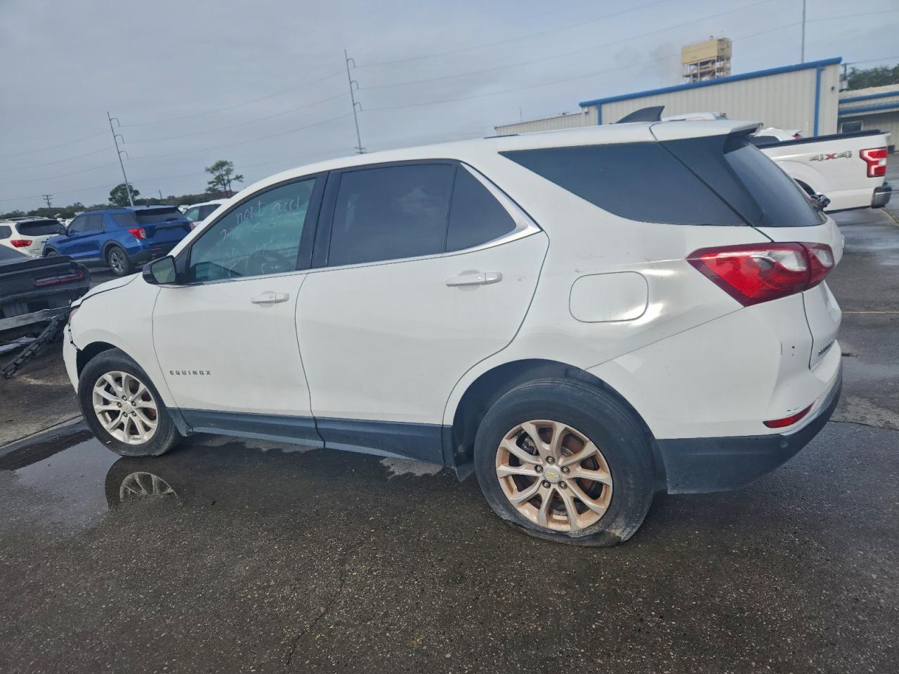 2018 CHEVROLET EQUINOX LT photo 2