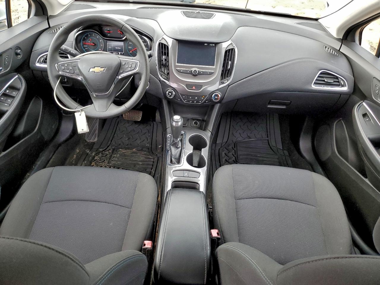 2017 CHEVROLET CRUZE LT photo 8