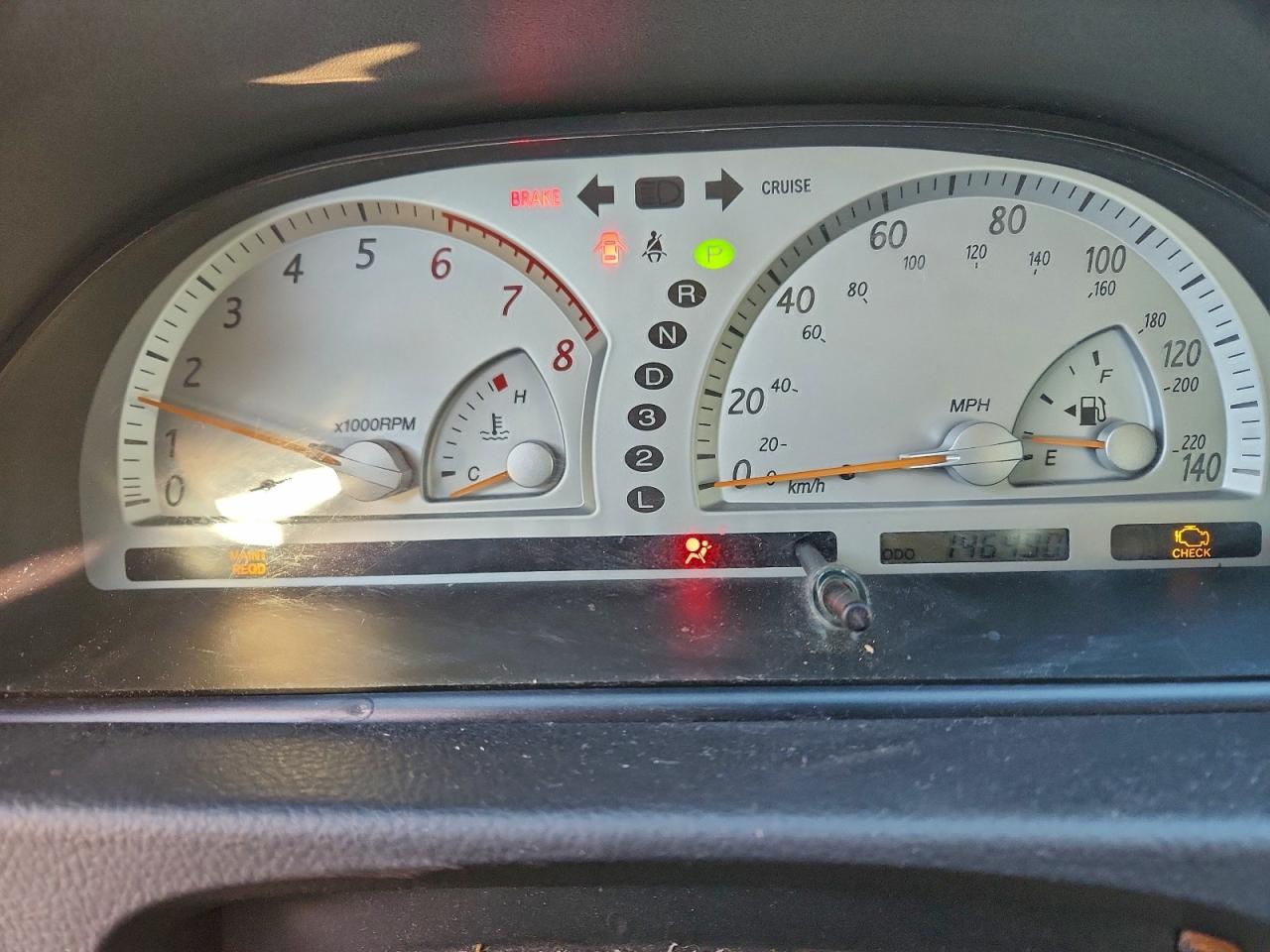 2004 TOYOTA CAMRY SE photo 25