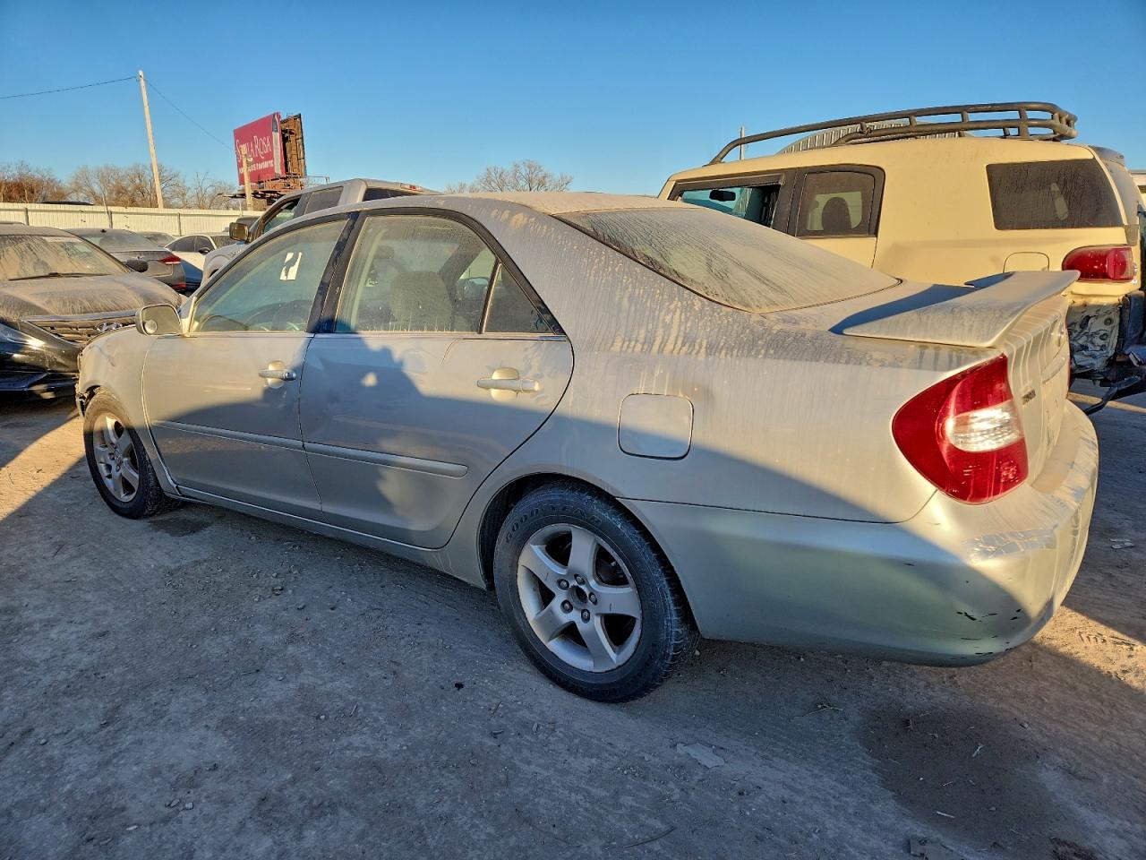 2004 TOYOTA CAMRY SE photo 4
