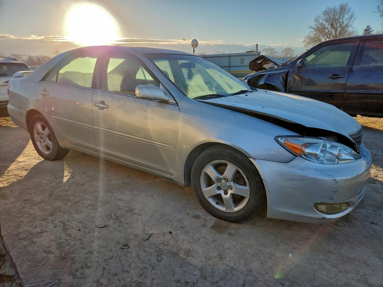 2004 TOYOTA CAMRY SE photo 10