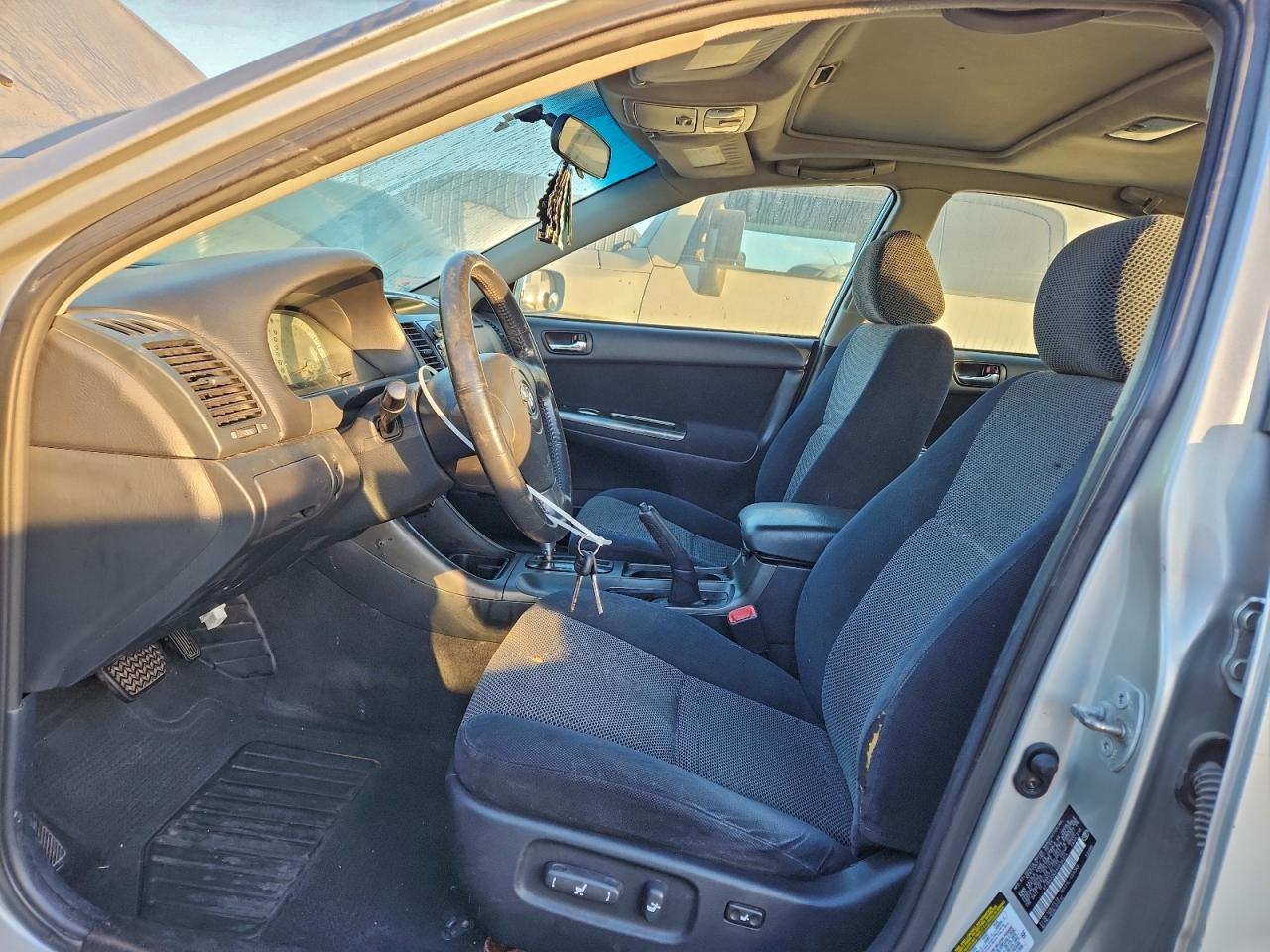 2004 TOYOTA CAMRY SE photo 19