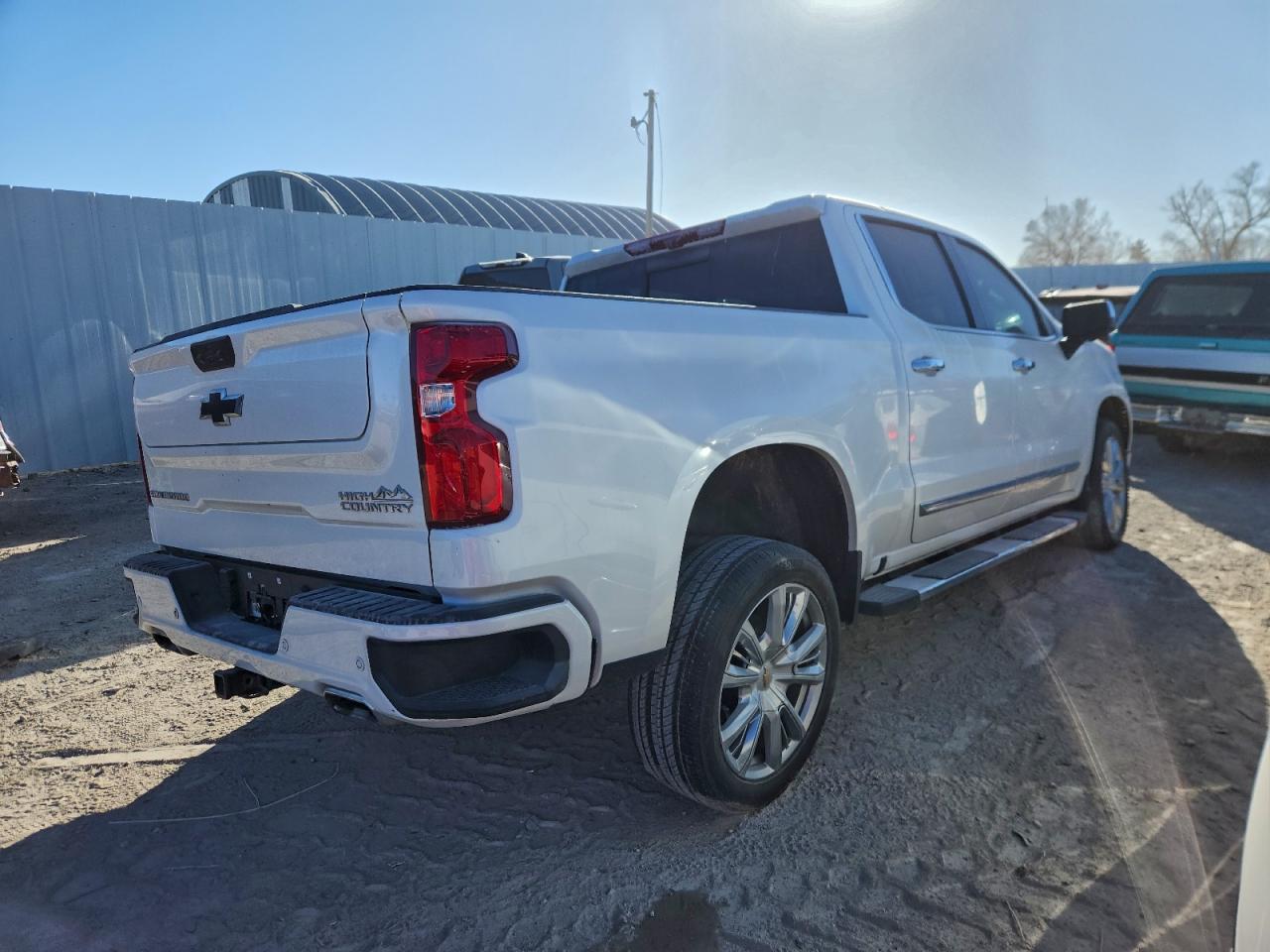 2024 CHEVROLET SILVERADO K1500 HIGH COUNTRY photo 3