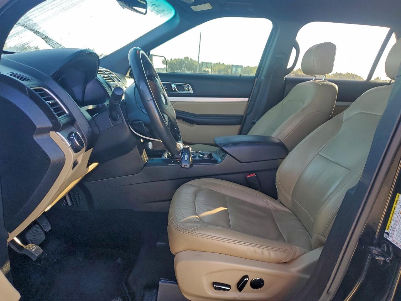 2016 FORD EXPLORER XLT photo 13
