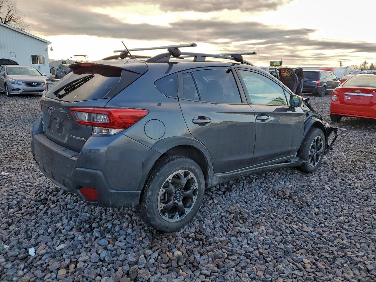 2021 SUBARU CROSSTREK photo 3