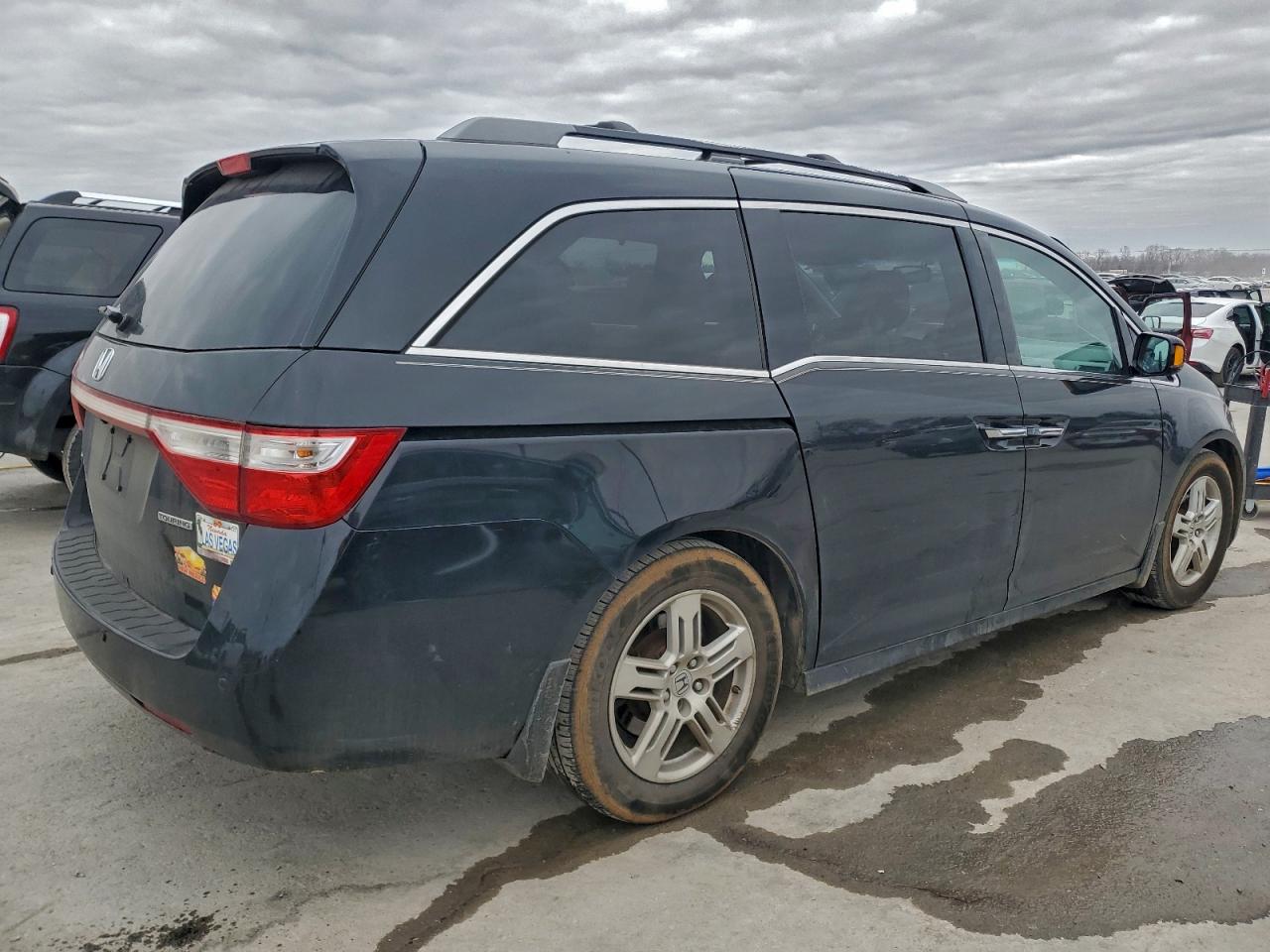 2012 HONDA ODYSSEY TOURING photo 3