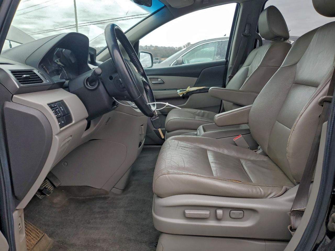 2012 HONDA ODYSSEY TOURING photo 7