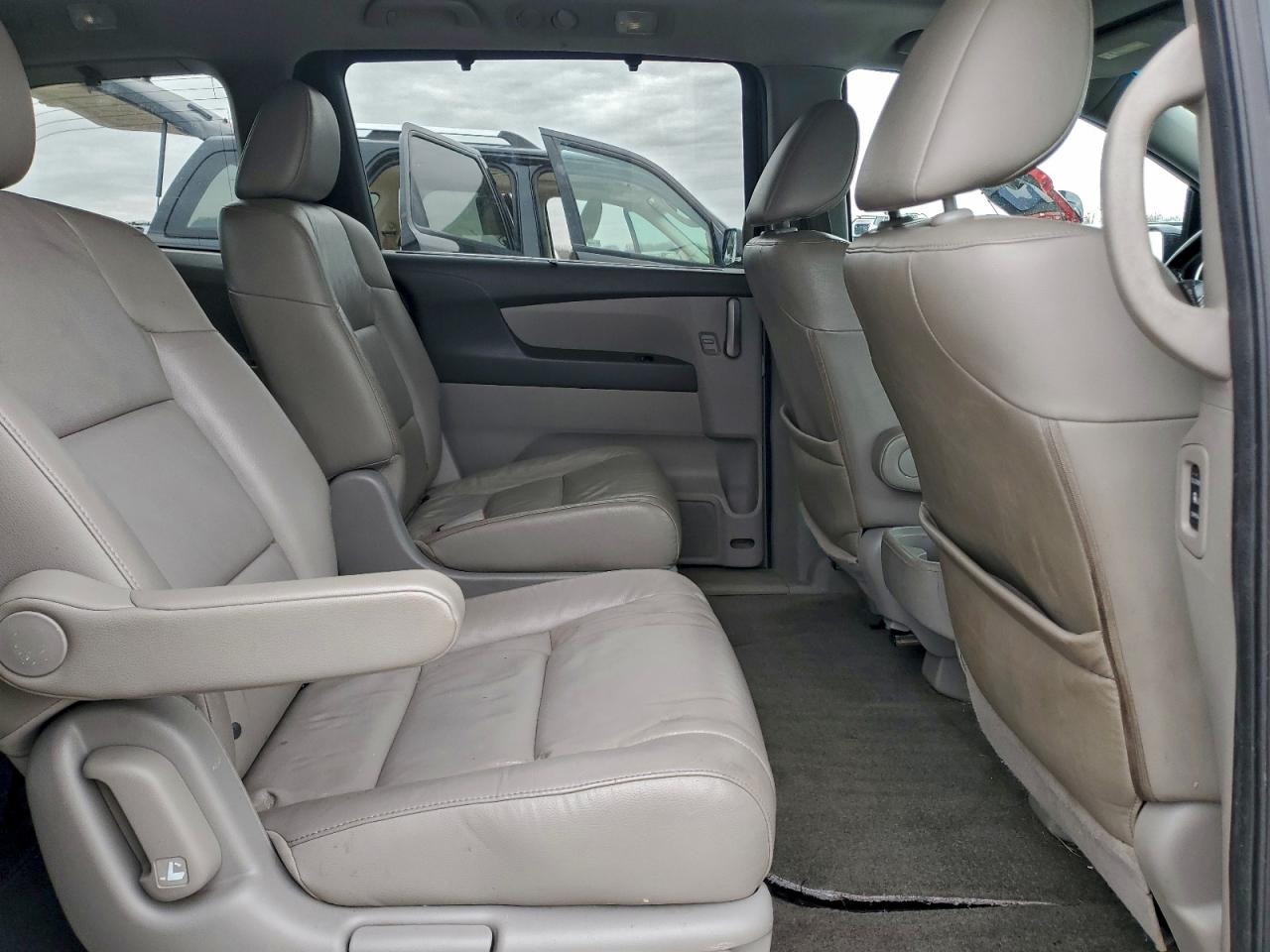 2012 HONDA ODYSSEY TOURING photo 11