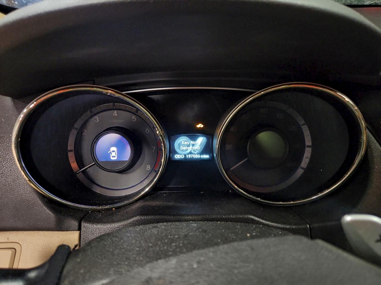 2013 HYUNDAI SONATA SE photo 9