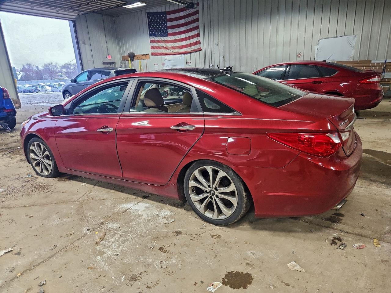 2013 HYUNDAI SONATA SE photo 2