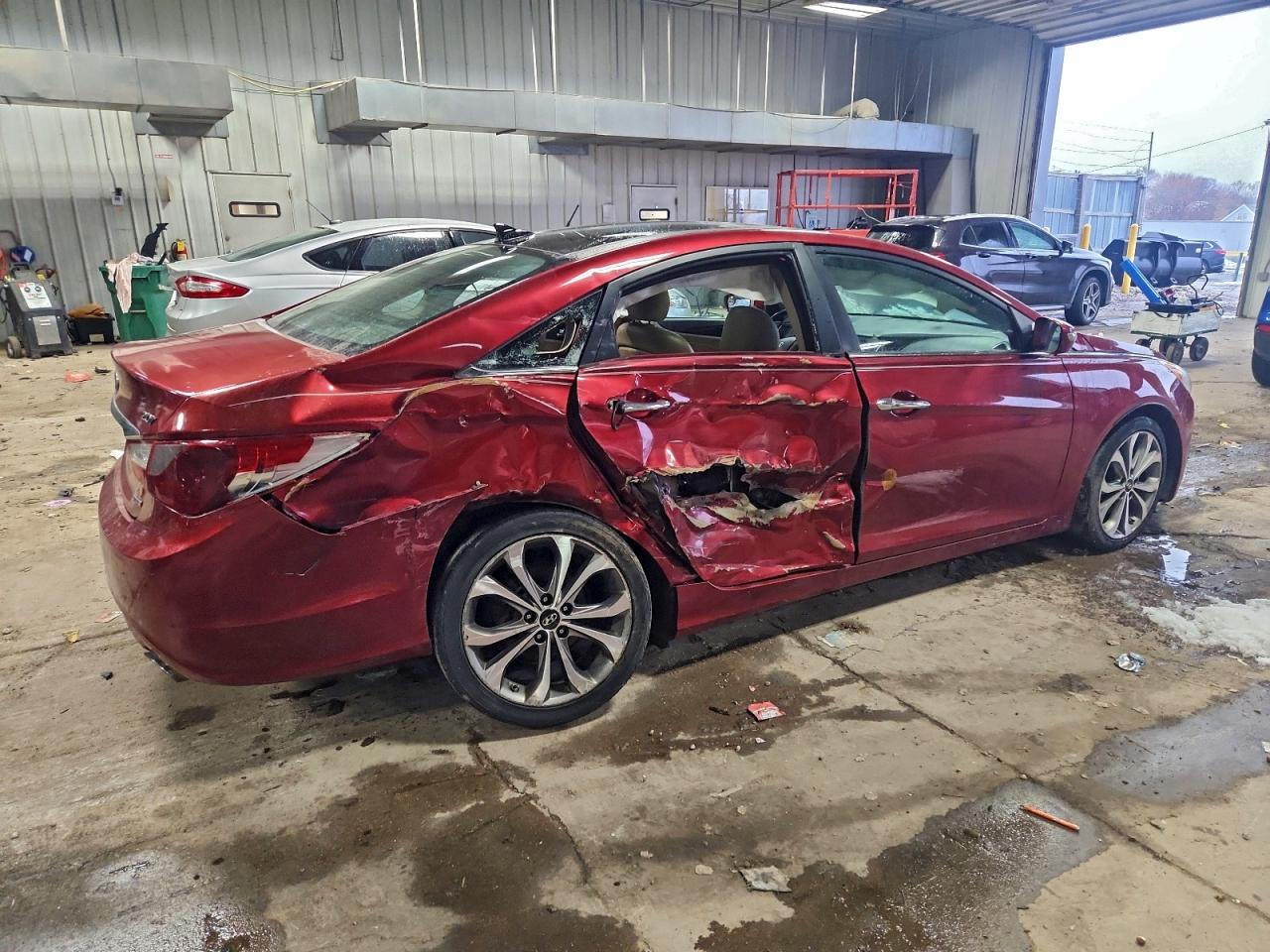 2013 HYUNDAI SONATA SE photo 3