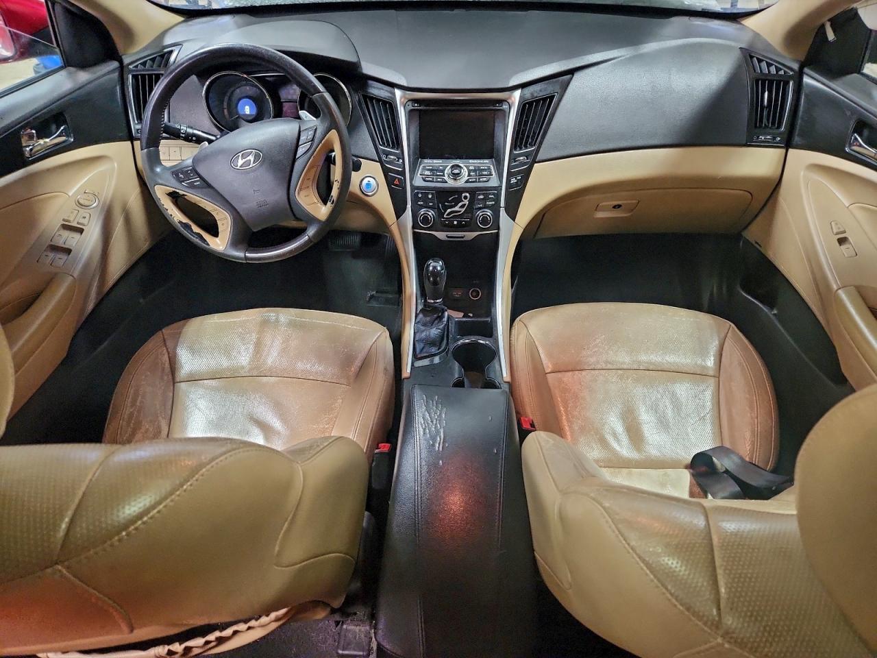 2013 HYUNDAI SONATA SE photo 8