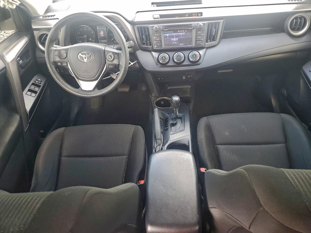2018 TOYOTA RAV4 LE photo 8