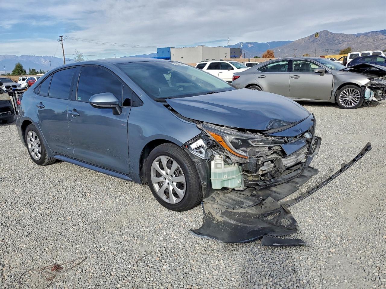 2021 TOYOTA COROLLA LE photo 4