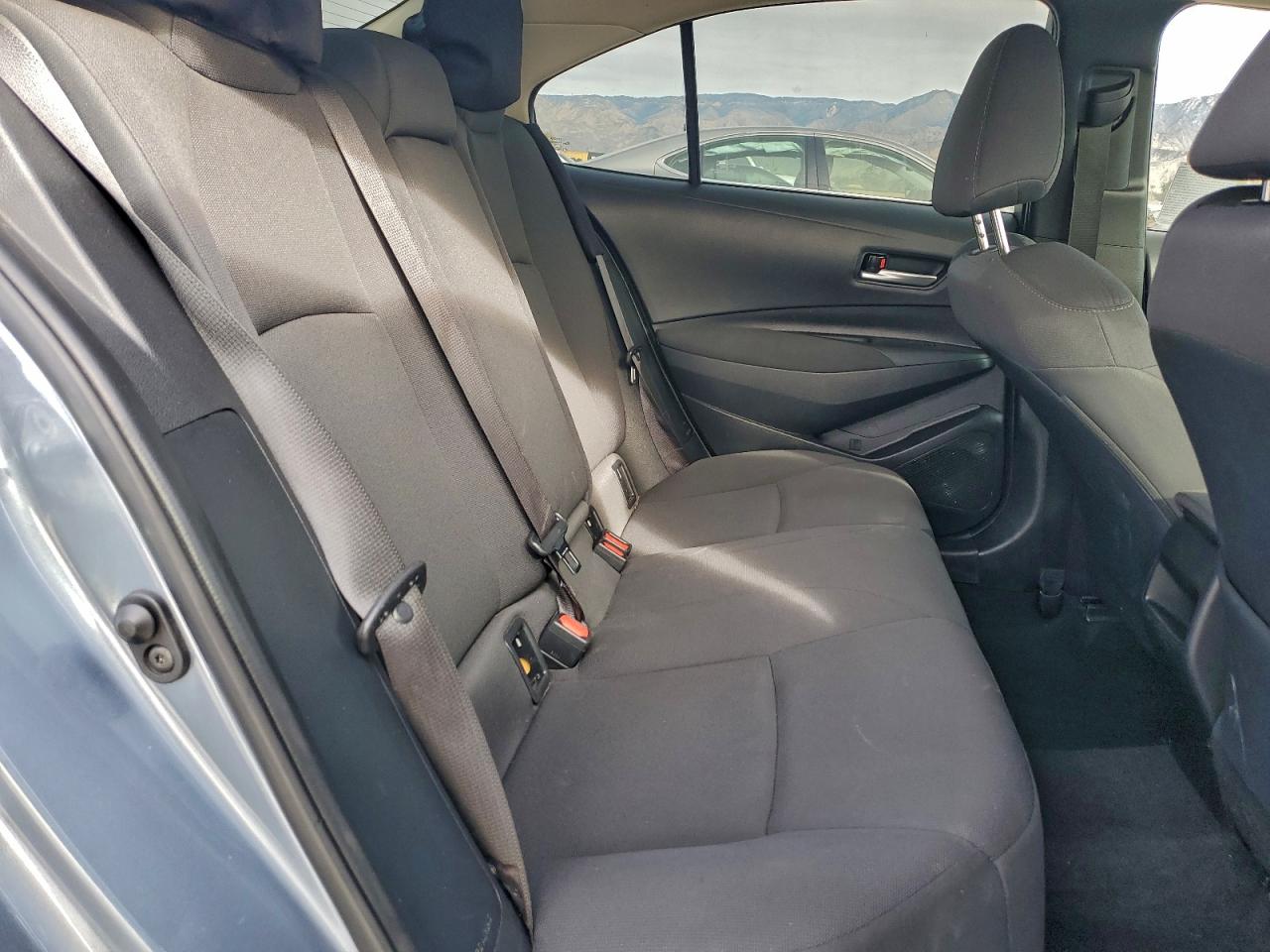 2021 TOYOTA COROLLA LE photo 10