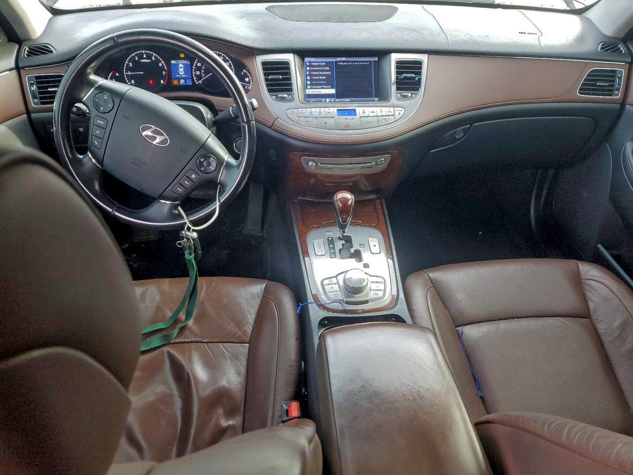 2010 HYUNDAI GENESIS 3.8L photo 8