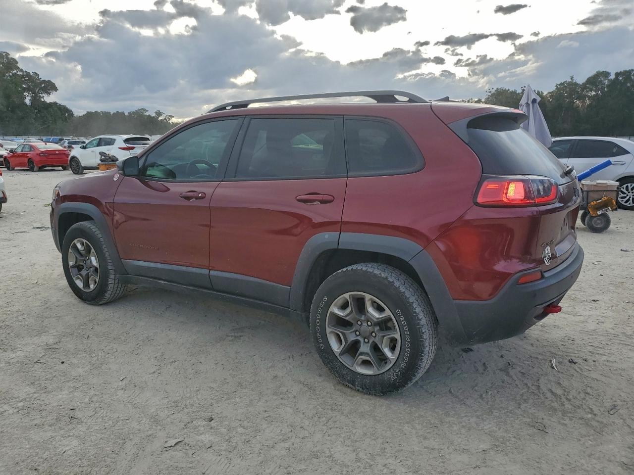 2019 JEEP CHEROKEE TRAILHAWK photo 3