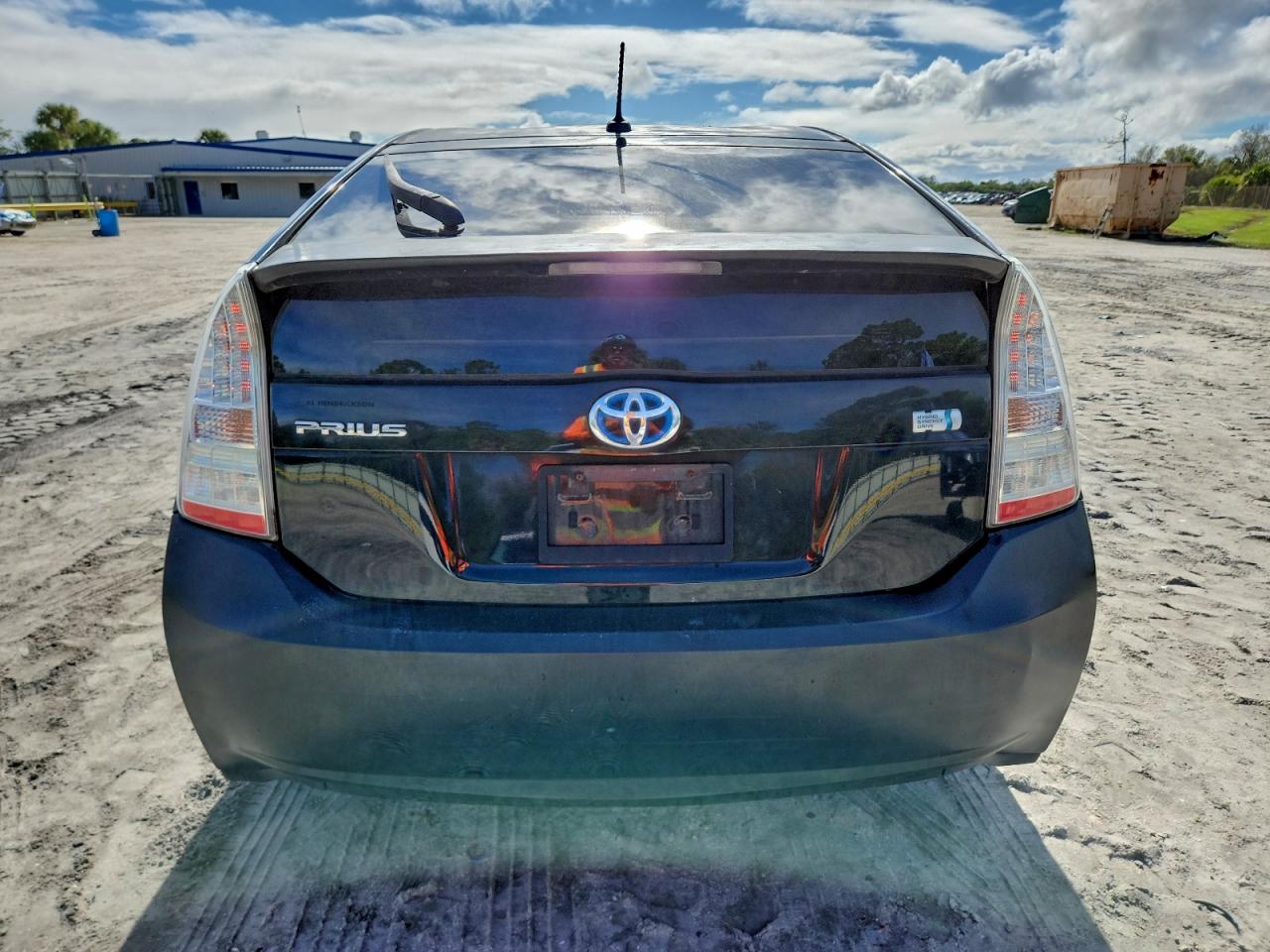 2010 TOYOTA PRIUS photo 6