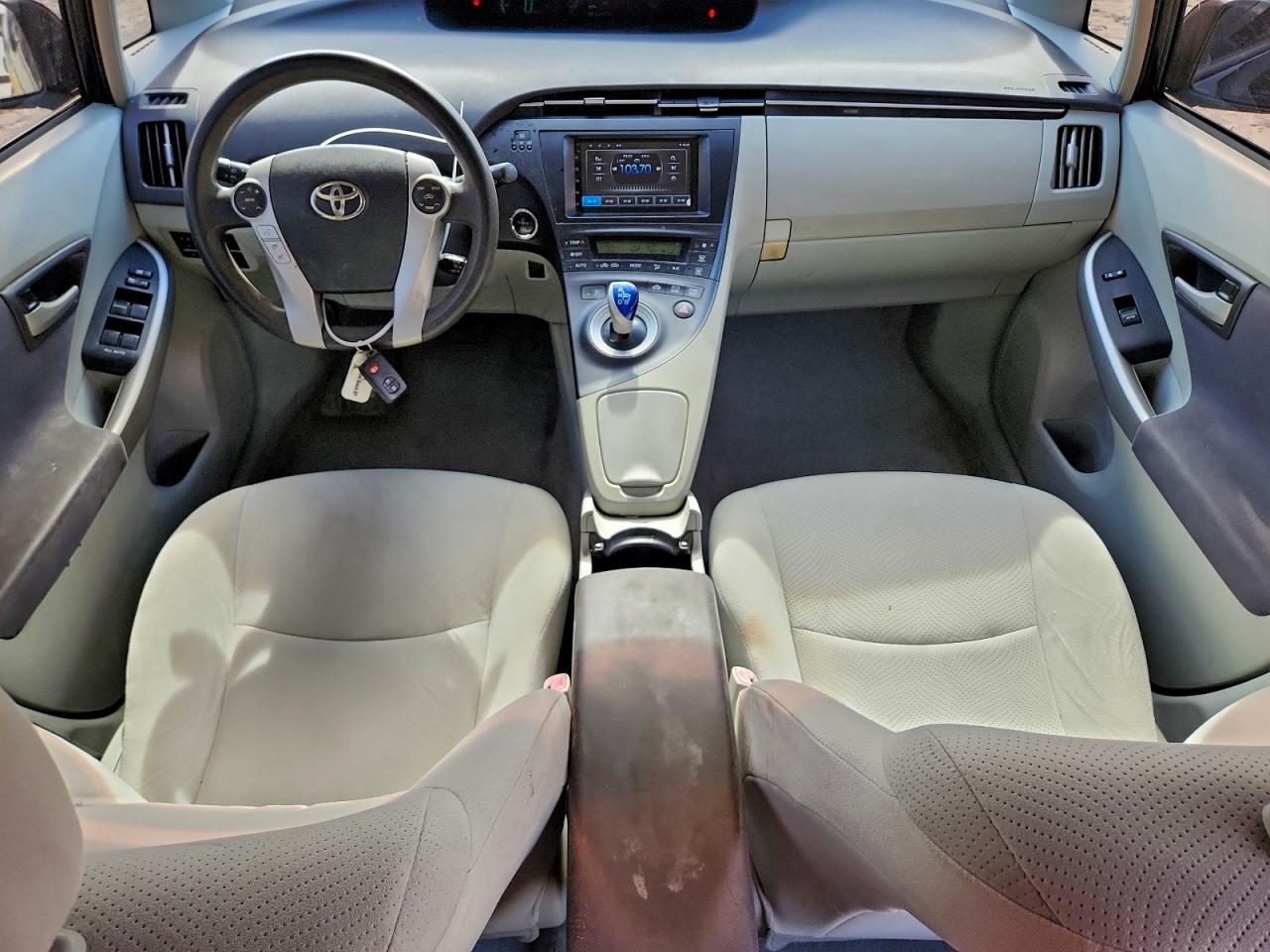 2010 TOYOTA PRIUS photo 8