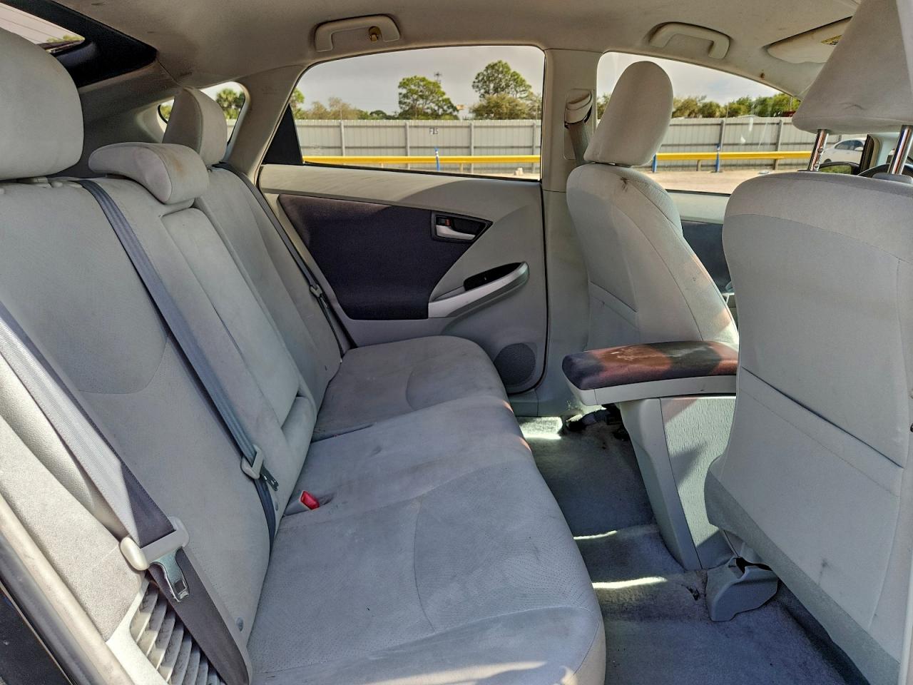 2010 TOYOTA PRIUS photo 10