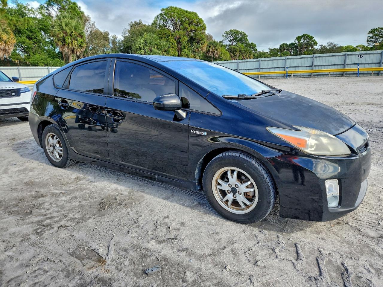 2010 TOYOTA PRIUS photo 4