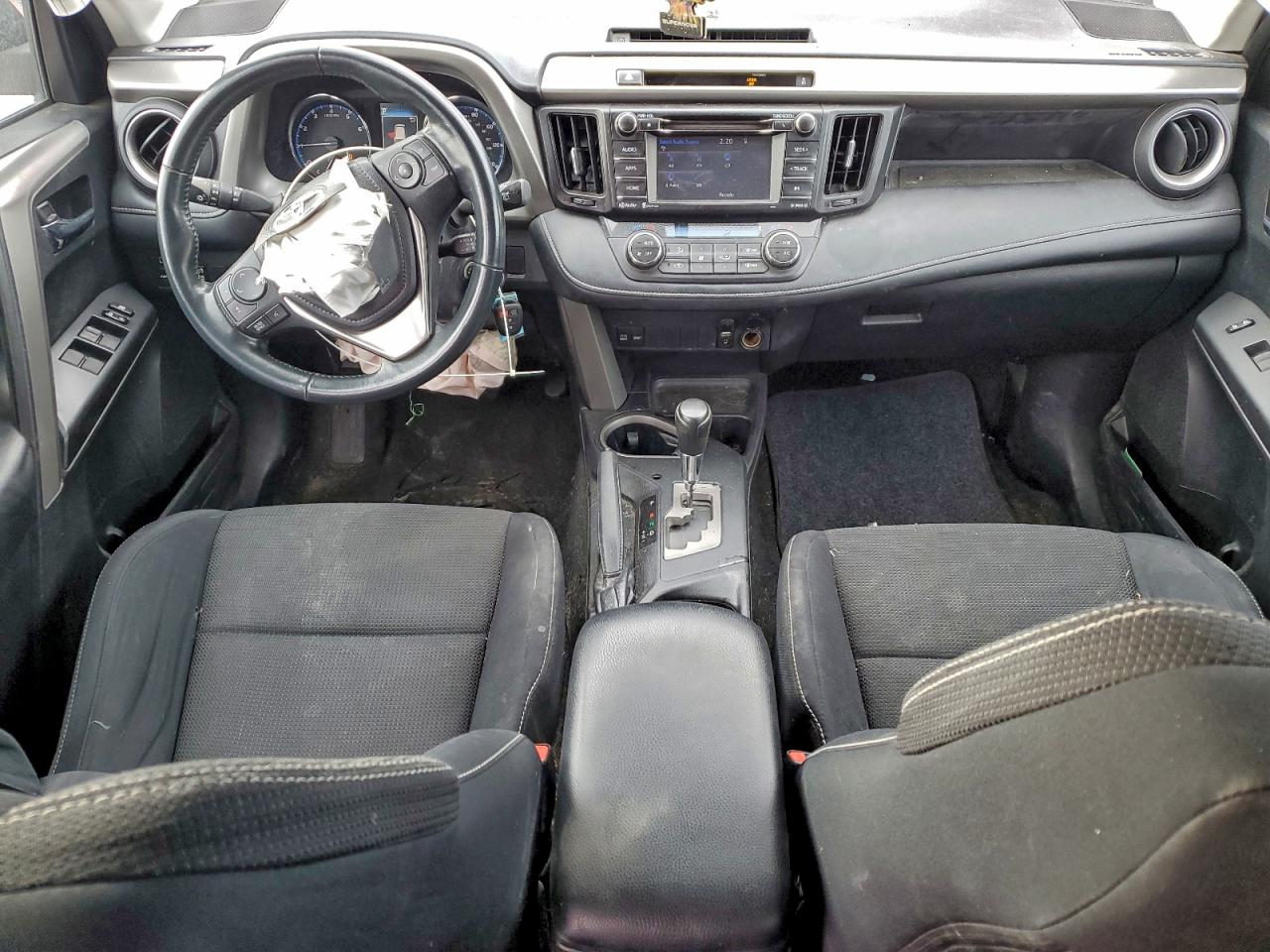 2016 TOYOTA RAV4 XLE photo 8