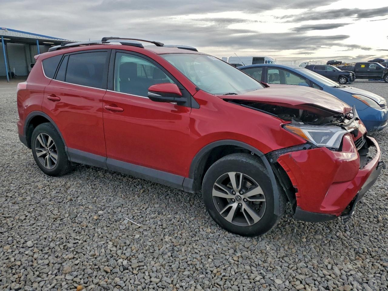 2016 TOYOTA RAV4 XLE photo 4