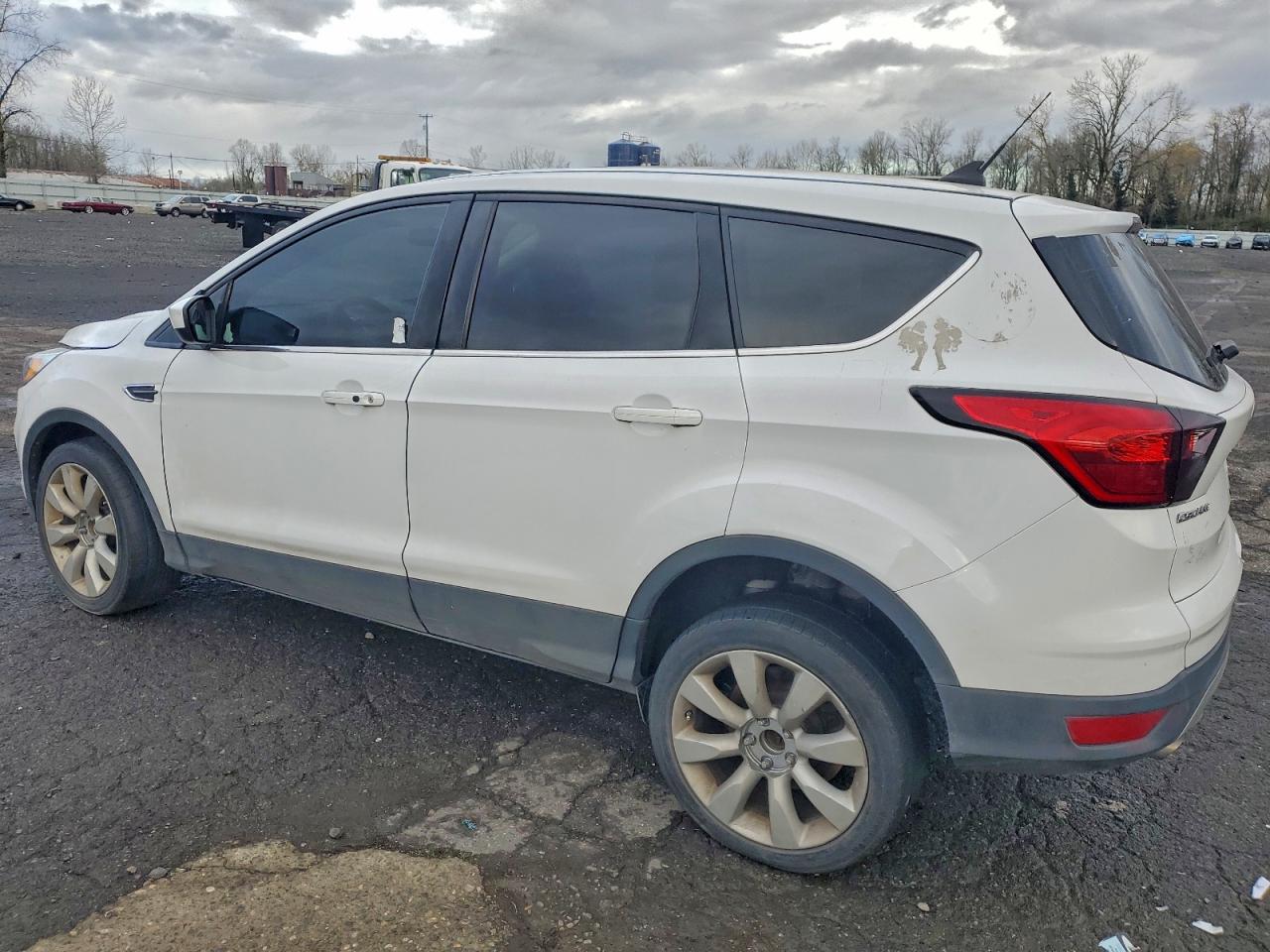 2019 FORD ESCAPE SE photo 3