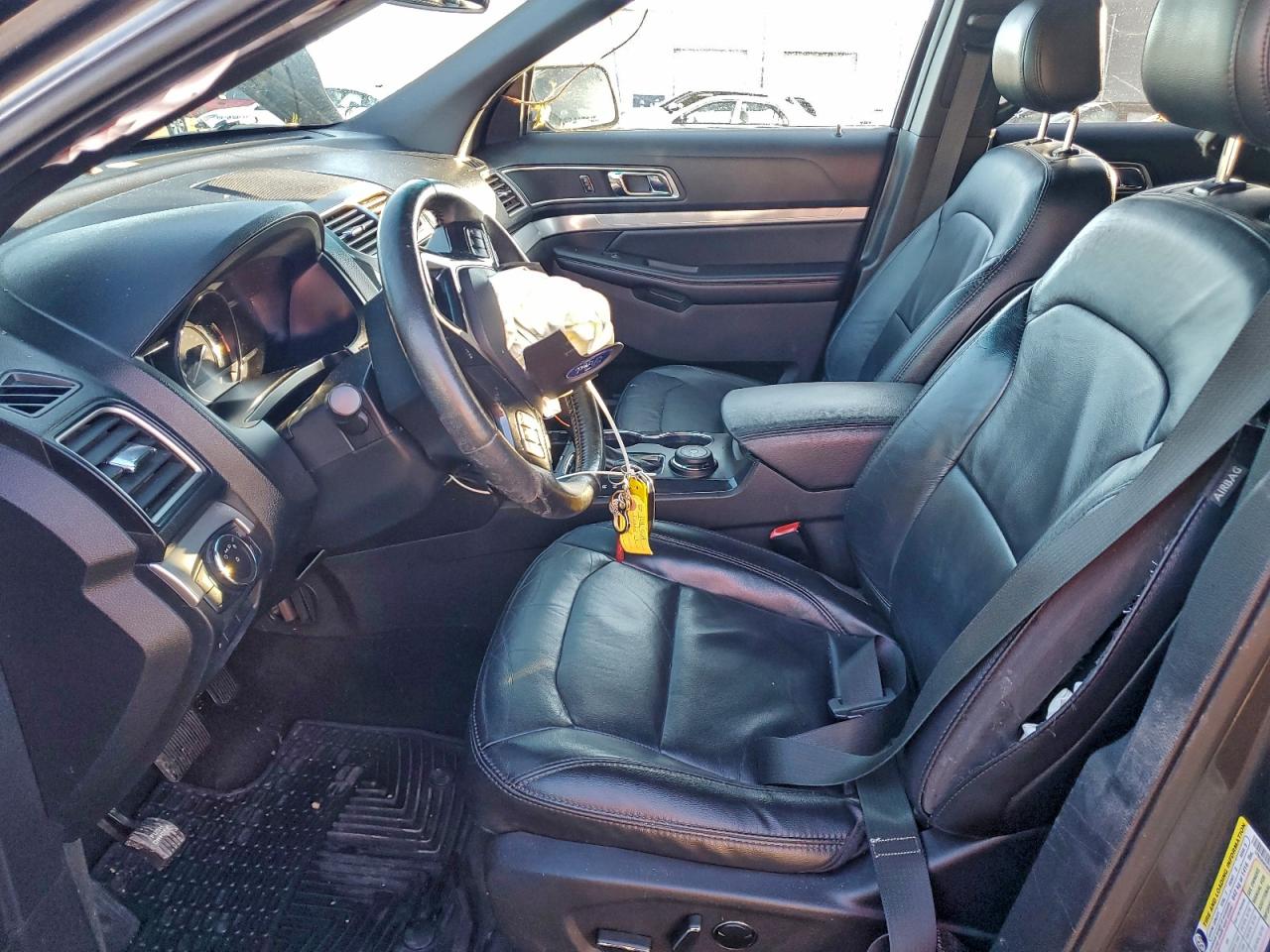 2017 FORD EXPLORER XLT photo 19