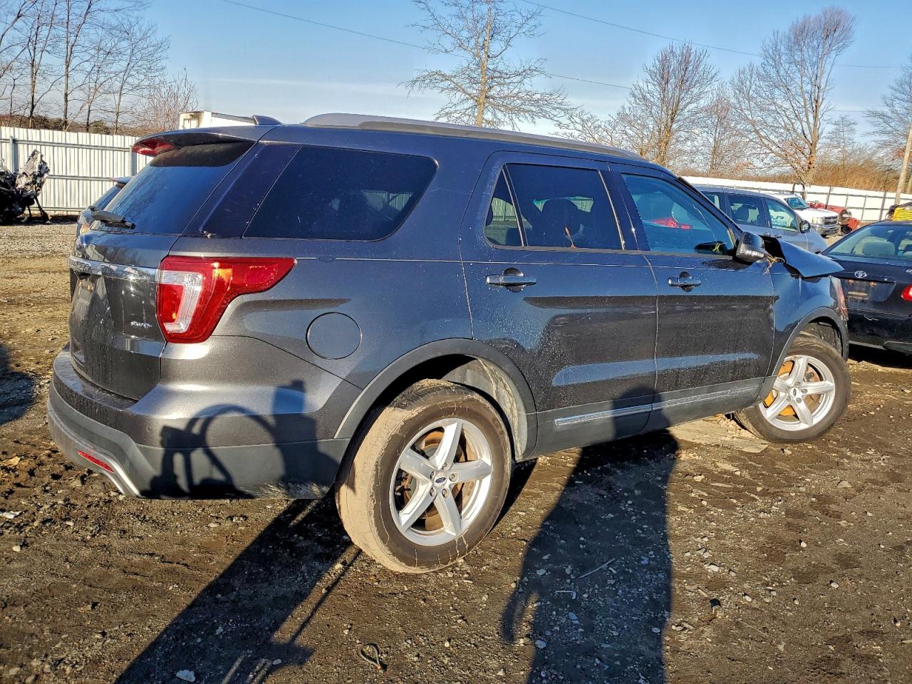 2017 FORD EXPLORER XLT photo 7
