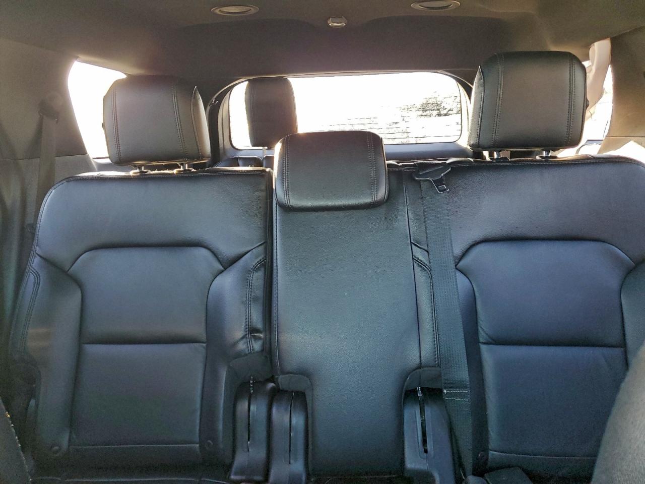 2017 FORD EXPLORER XLT photo 28