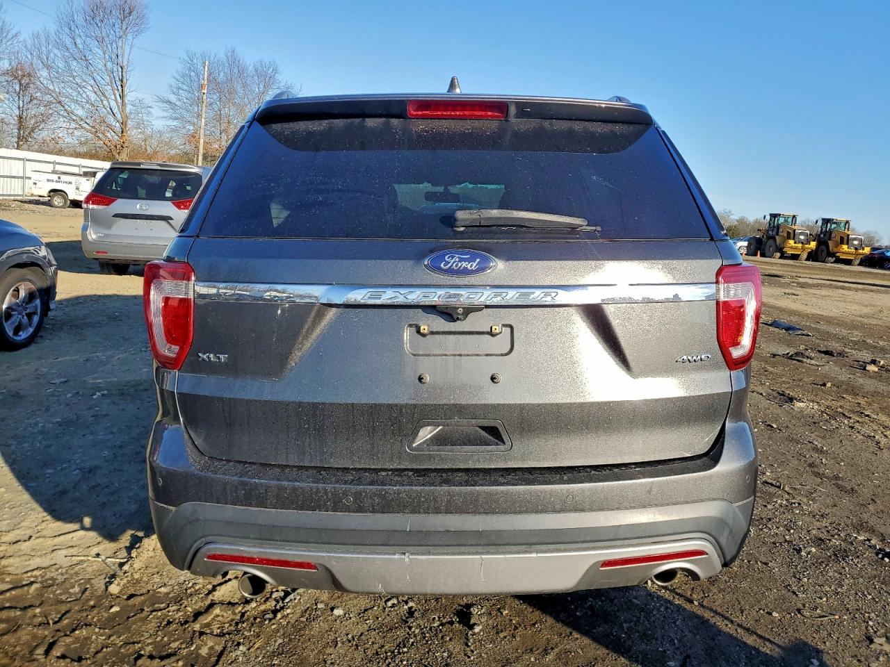 2017 FORD EXPLORER XLT photo 16