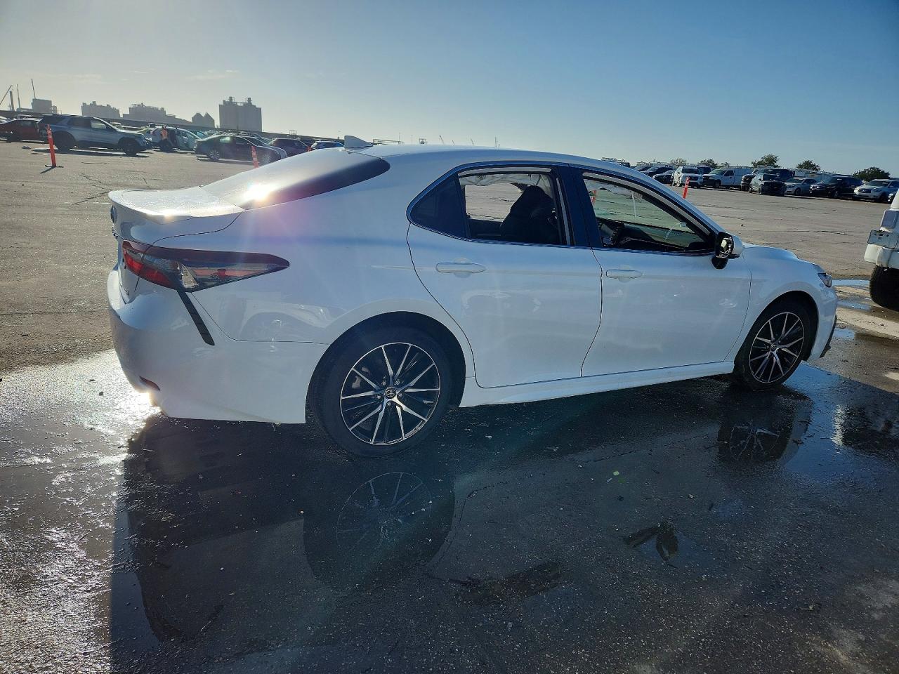 2023 TOYOTA CAMRY SE photo 3